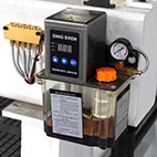   CNC MACHINING CENTER’S AUTOMATIC LUBRICATION SYSTEM